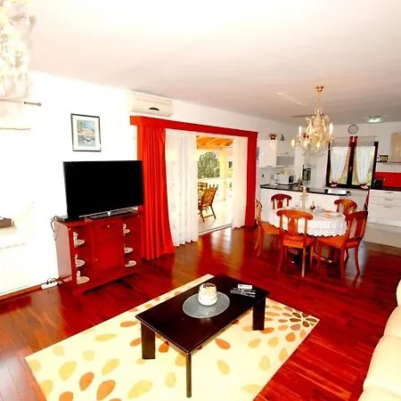 Apartman Holiday Ulica Vladimira Nazora *