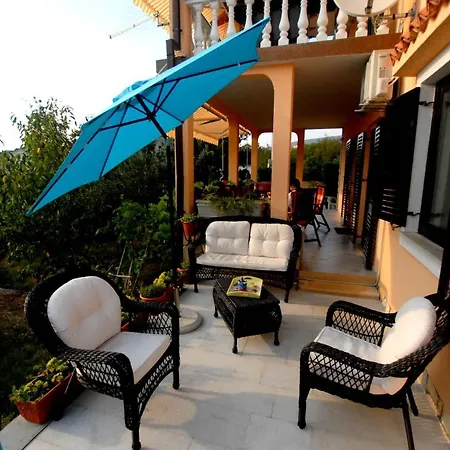 Holiday Ulica Vladimira Nazora Apartment